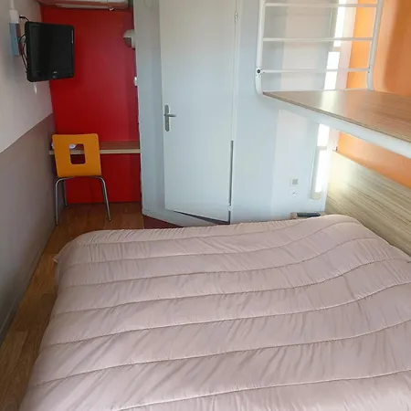 Fasthotel Reims Est - ホテル 3*