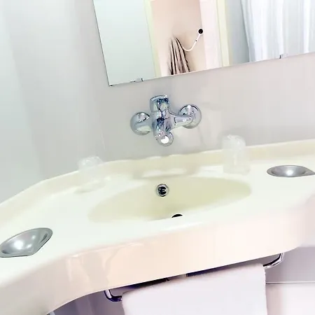 Classic Hotel Reims Est - Taissy Hotel 3*