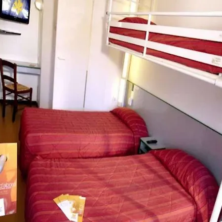 Fasthotel Reims Est - ホテル 3*